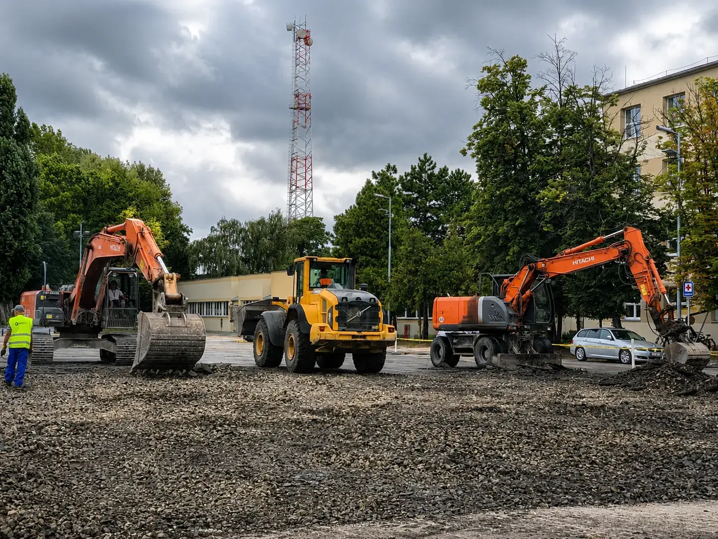 Meglévő burkolat bontása és az útalap előkészítése